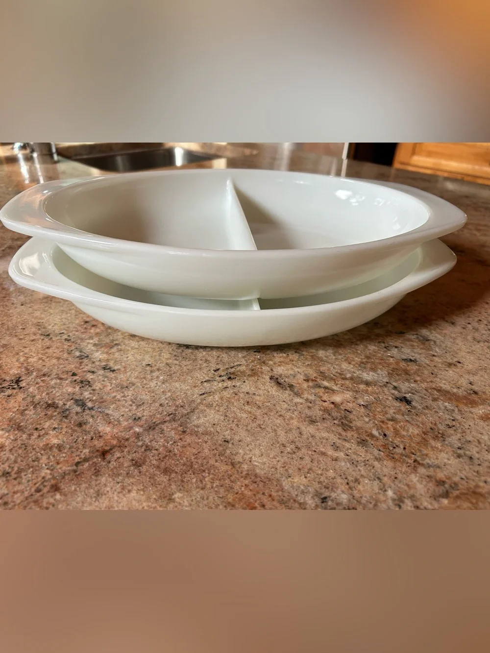Pyrex #1083 Divide-A-Dish Milk Glass for multiple side dishes 1.5 Qt Vintage